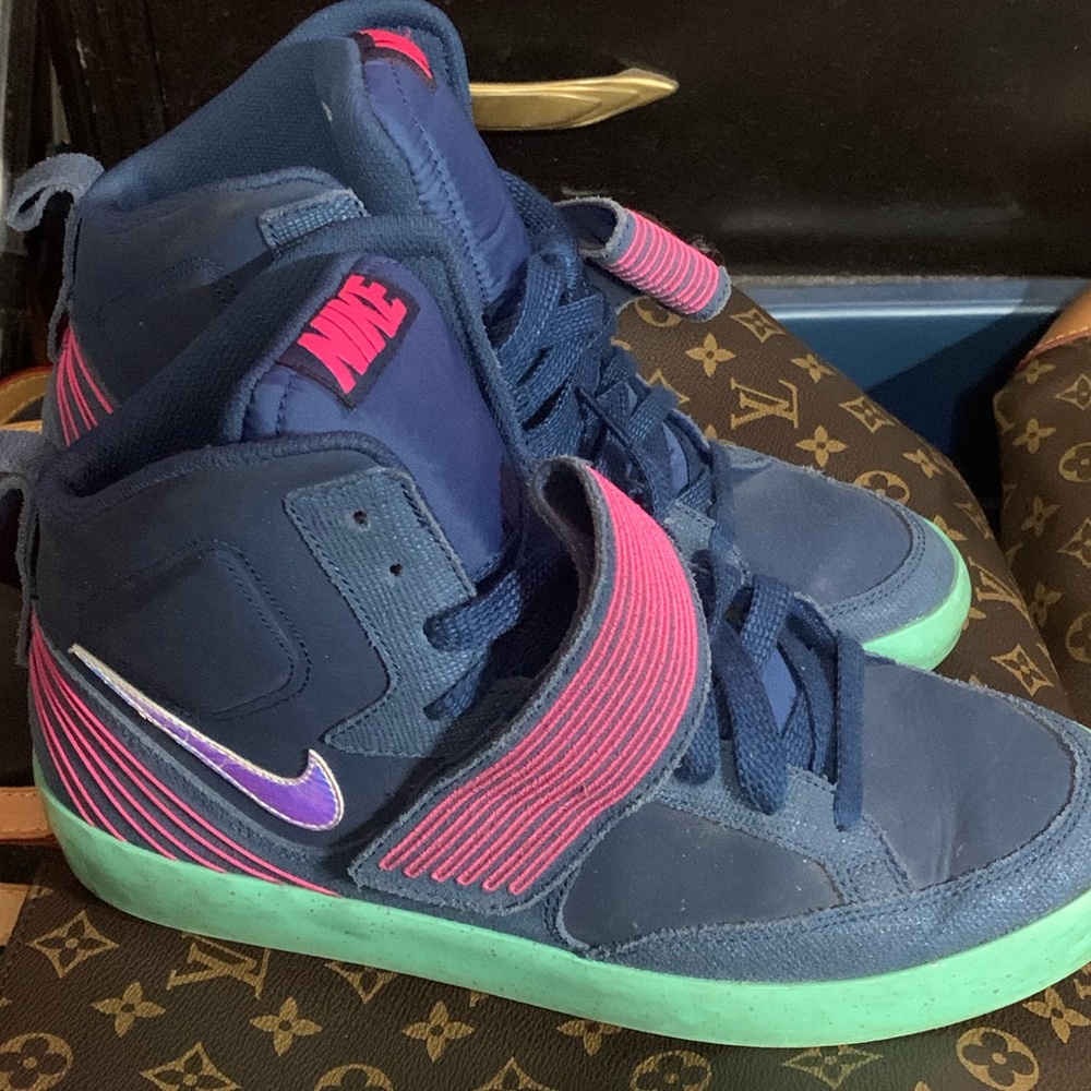 High top Nikes.